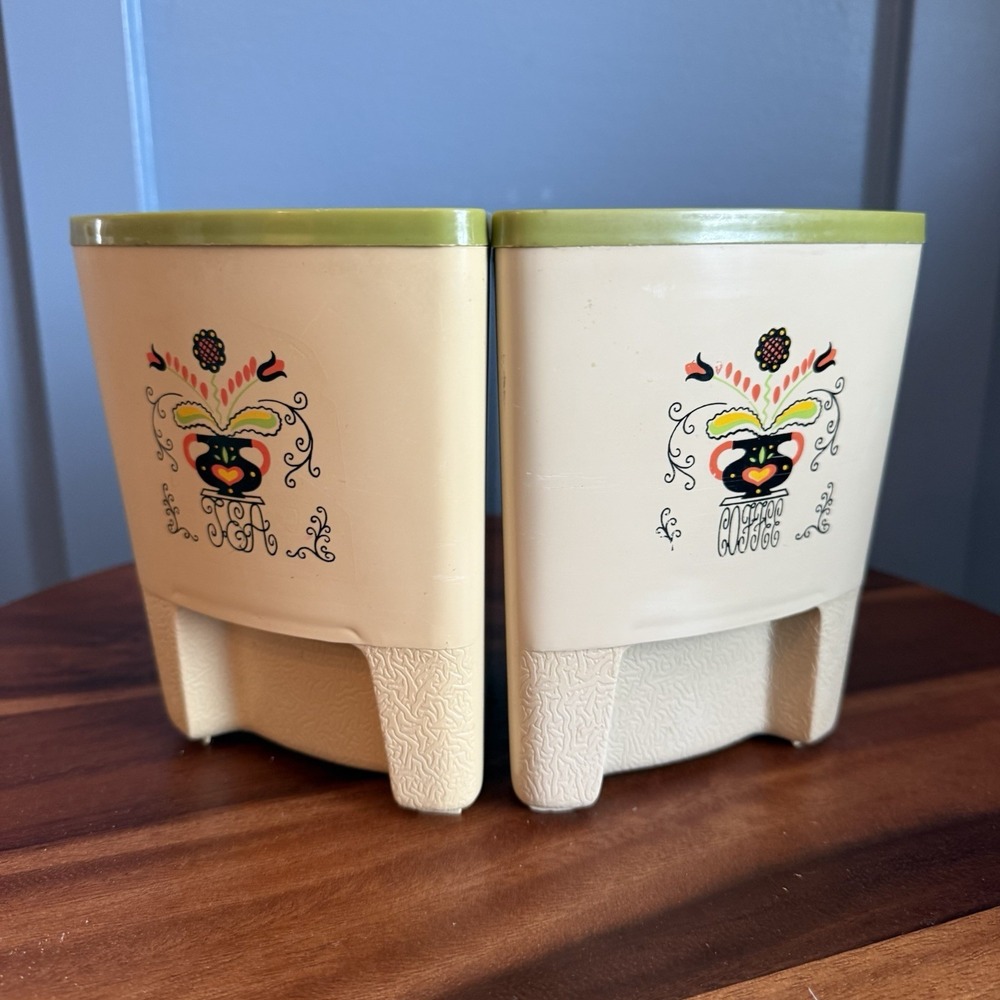 VTG Sterilite 1591 Kitchen Canister Set‎ Tea Coffee Wedge Dutch Green 2 Pcs Folk